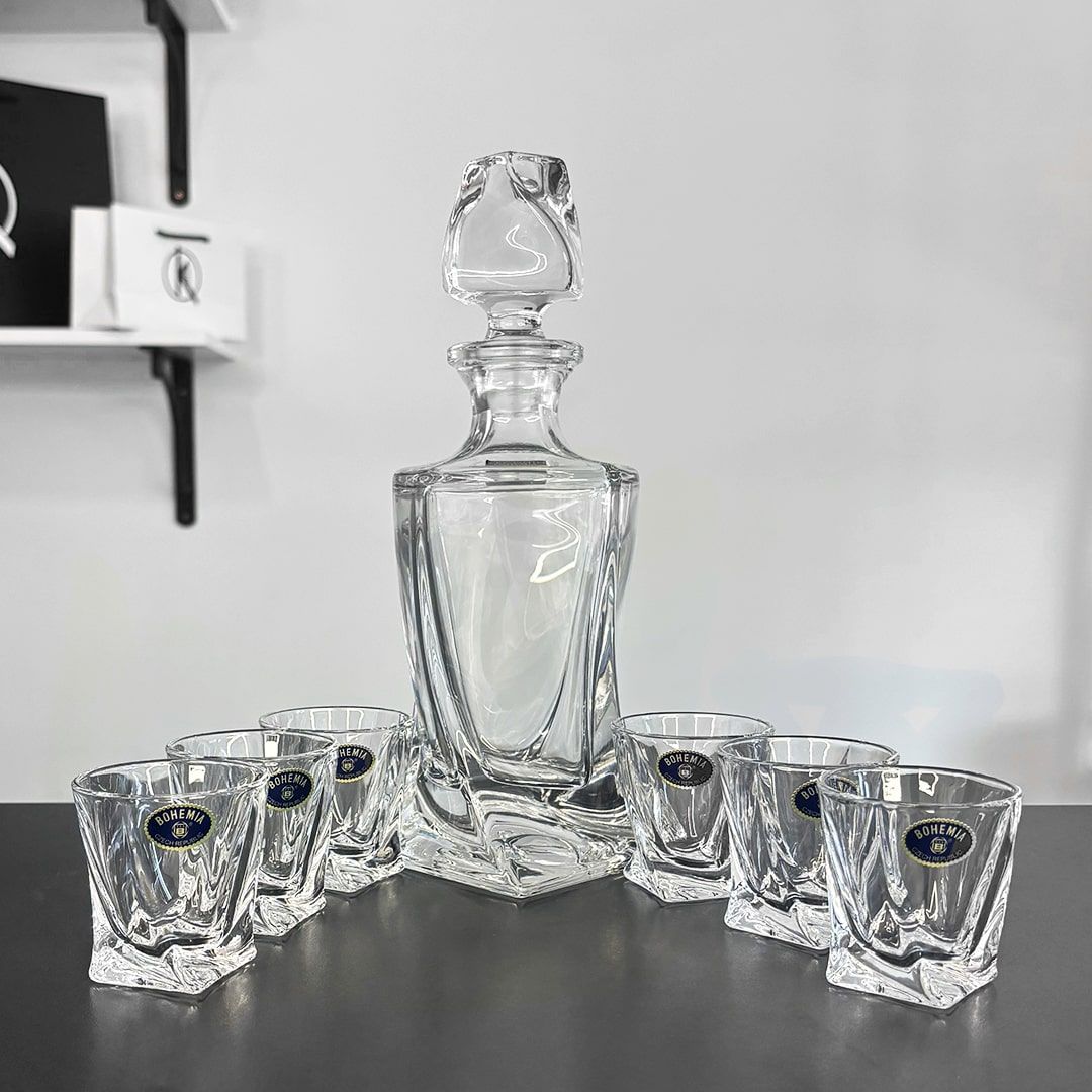 Decantor si 6 pahare din cristal pentru vodka